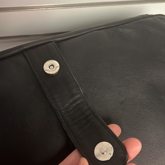 100% Genuine Leather Laptop Bag-Black 18” - Picture 7 of 13